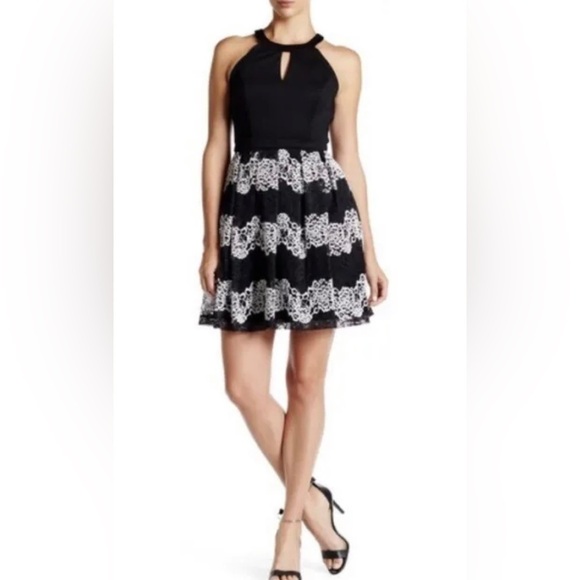 Guess Black and White Lace Mini Halter Key Hole Sheer Back Dress size 2 - Picture 2 of 8